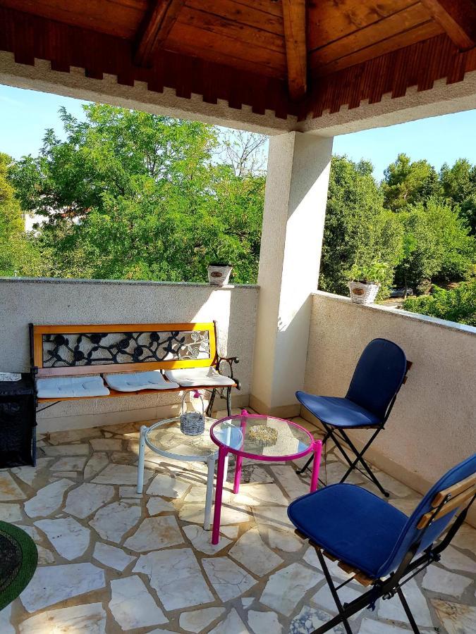 Apartmani Elena Malinska Esterno foto