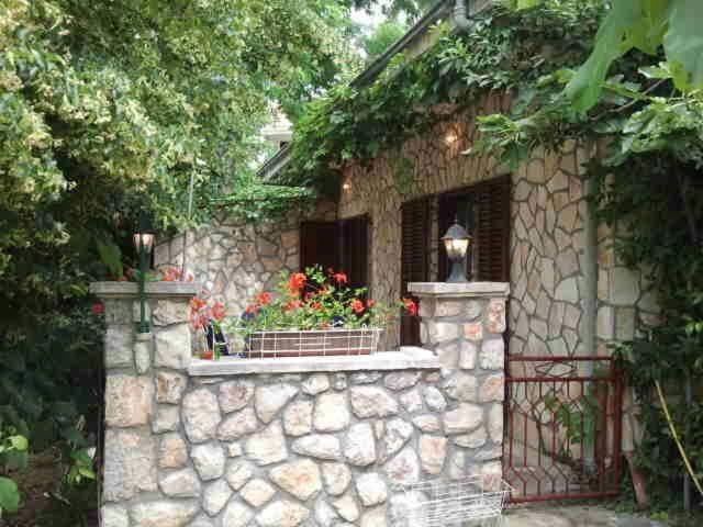 Apartmani Elena Malinska Esterno foto
